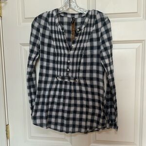 Free people flannel style- thin fabric small